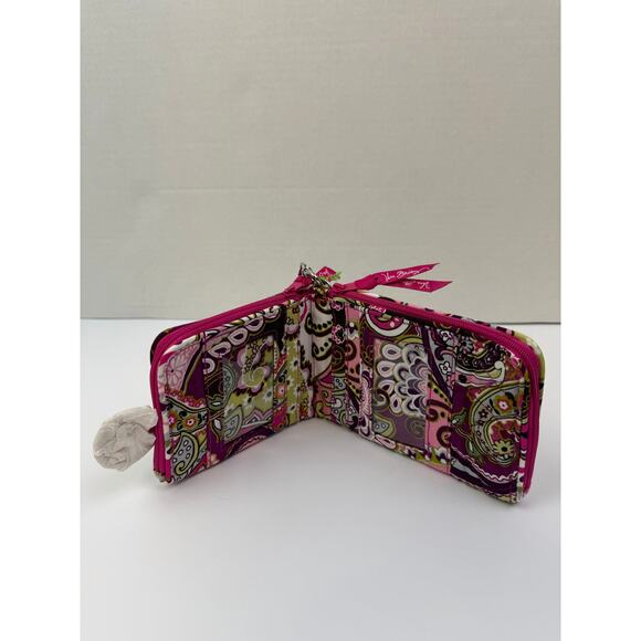 Vera Bradley Very Berry Paisley Wallet Cosmetic Case Wristlet – NWT - Picture 2 of 6